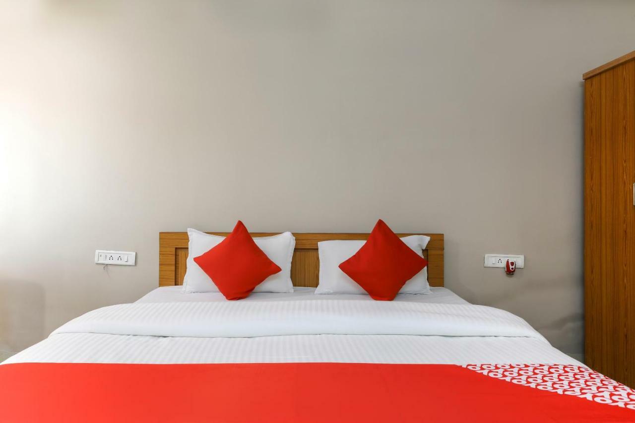 Oyo 43851 Hotel Virasat Mandu Exterior foto